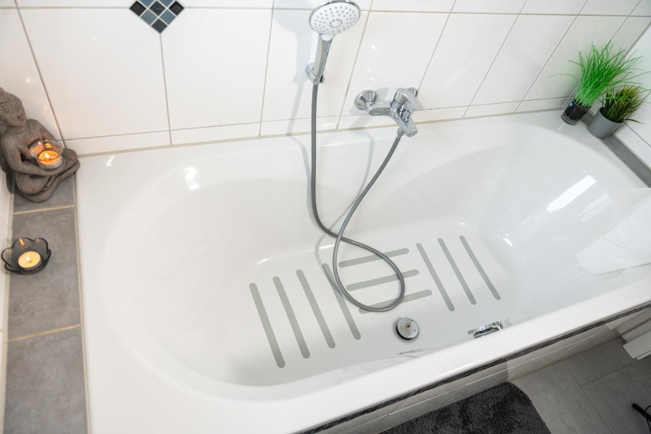 #1 Modernes Zimmer Mit Pool Und Garten Memmingen Exterior foto